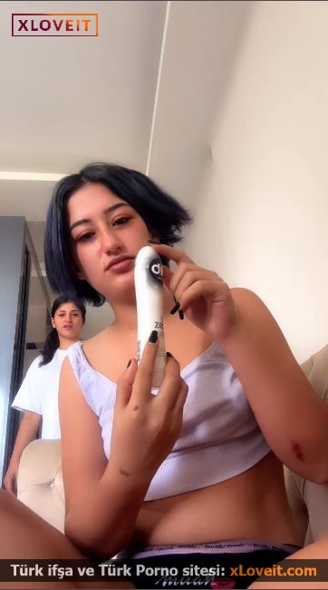 Cadı Naz ifşa dildosunu tanıttı